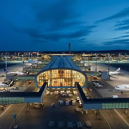 Hele Huset - Naert Oslo Lufthavn *